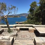 Foto: Fermor Terrasse mit Blick über die Bucht nach Kardamili